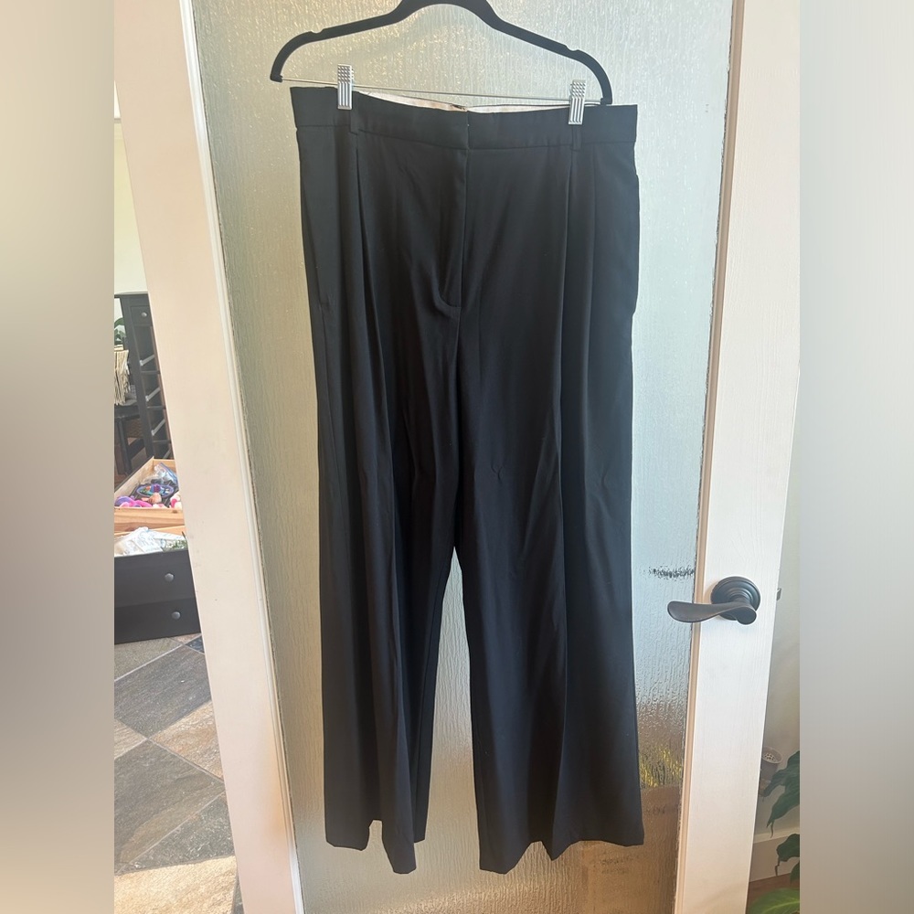 NWOT Dynamite Black Yasmin Straight Leg Trouser/Dress Pants